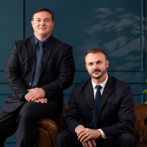 Tobias (à esq.) e Tomás, sócios do Moresco Todeschini Advogados, escritório com 21 anos de atuação no agronegócio.