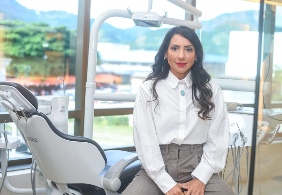 Dra. Andréa Melo