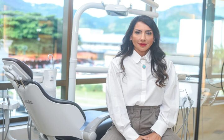 Dra. Andréa Melo